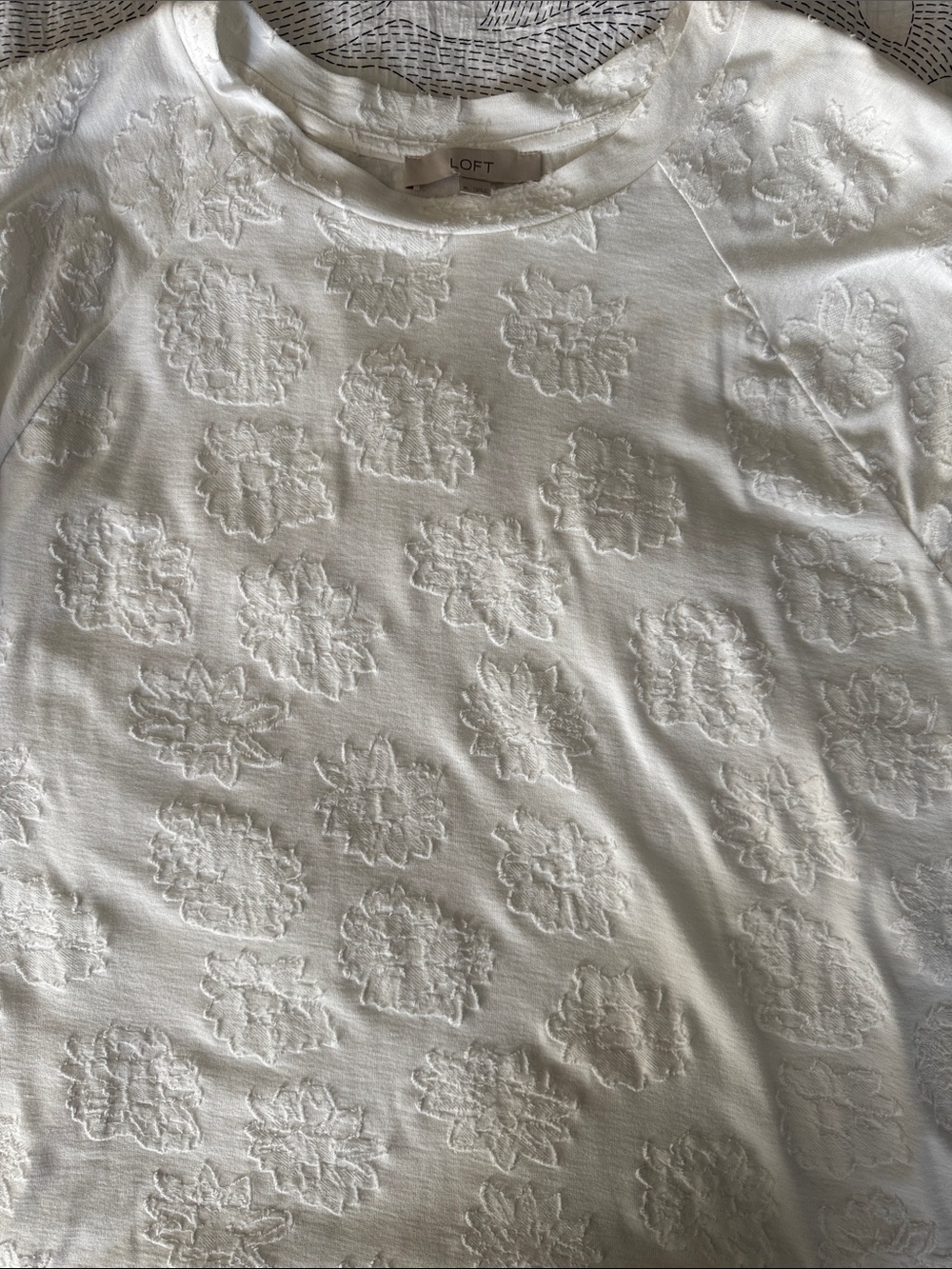 LOFT Ivory Textured Floral Crewneck Top Size Xl